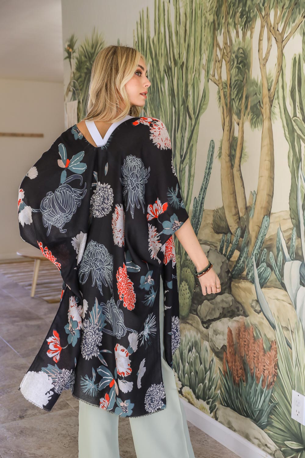 Floral Motif Combo Kimono-Soul Flow Apparel