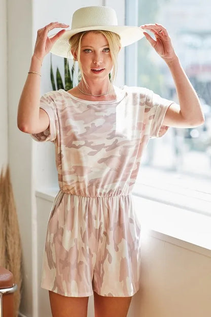 Trendsi Camo Print Romper for Women in Soft Pink with Short Sleeves and Elastic Waist
