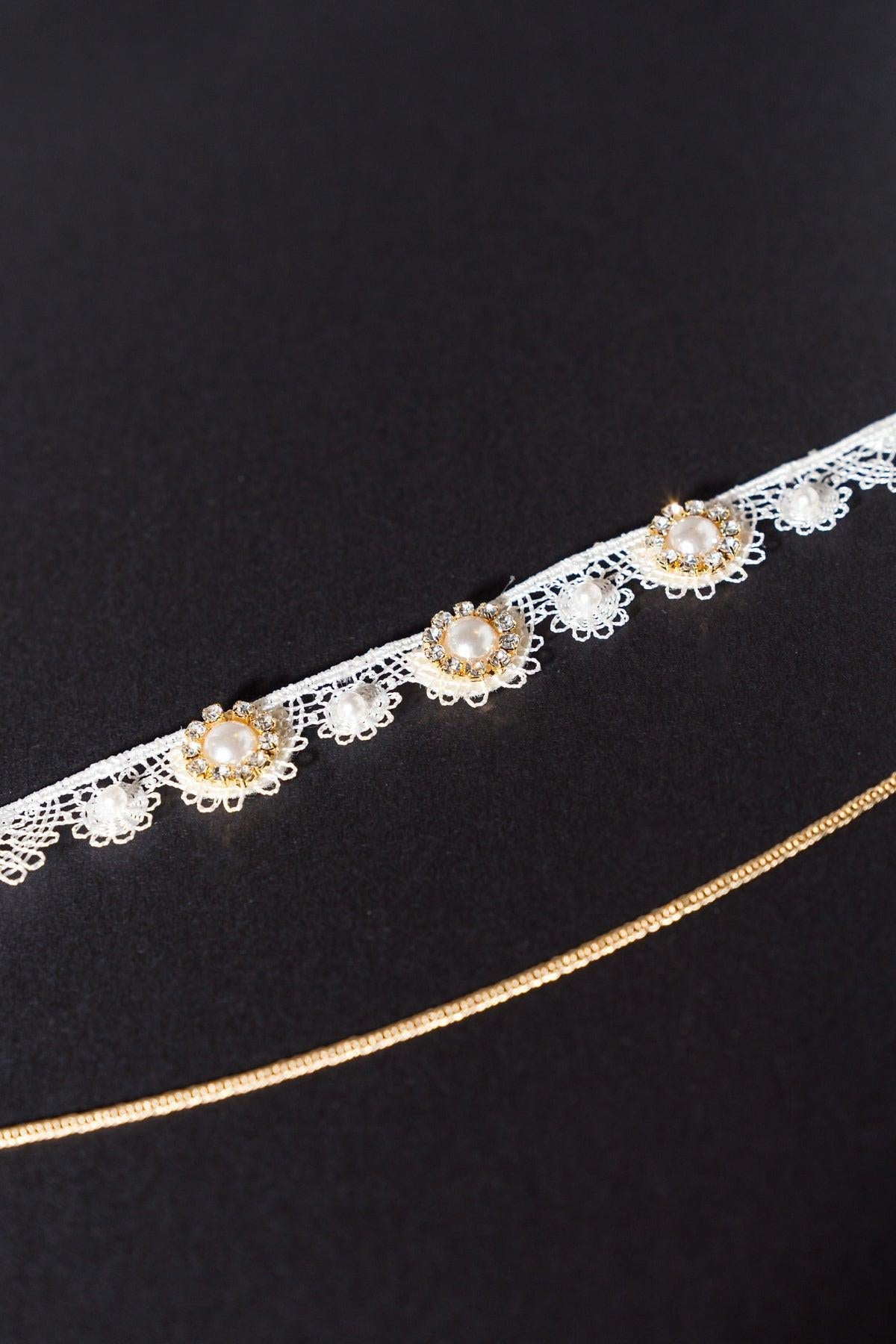 Moon Crescent Pearls Choker Necklace With Lace Detail