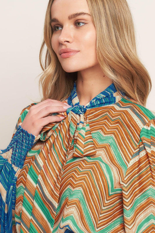 PICKING DAISIES WOVEN TOP