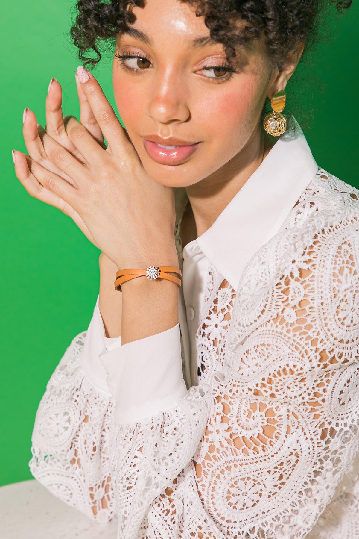 Daisy Never Take Off Leather Bracelet Made In Korea With Metal Accents