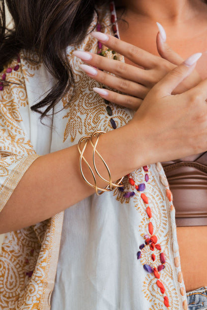 Minimalist Jewelry Wavey Cuff Bracelet-Soul Flow Apparel