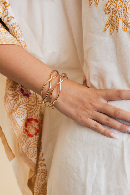 Minimalist Jewelry Wavey Cuff Bracelet-Soul Flow Apparel