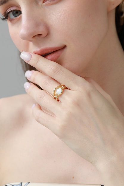 Moonstone & Zirconia Nugget Ring – French Minimalist Jewelry 🌙💎 Leto Collection