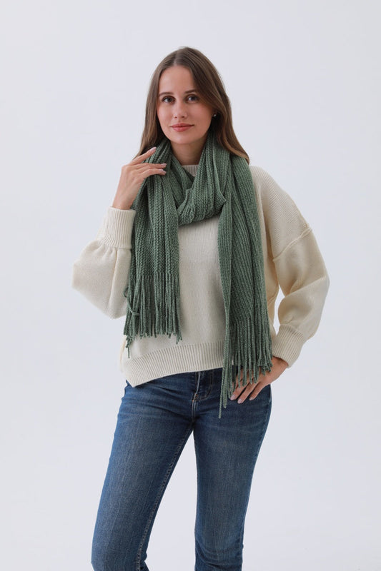 Luxe Chenille Knit Scarf – Plush Tassel Elegance