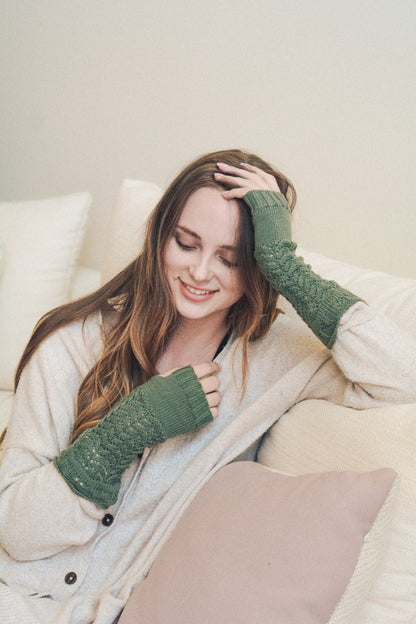 Texting-Friendly Arm Warmers – Trendy Winter Essentials ❄️📱 Leto Collection