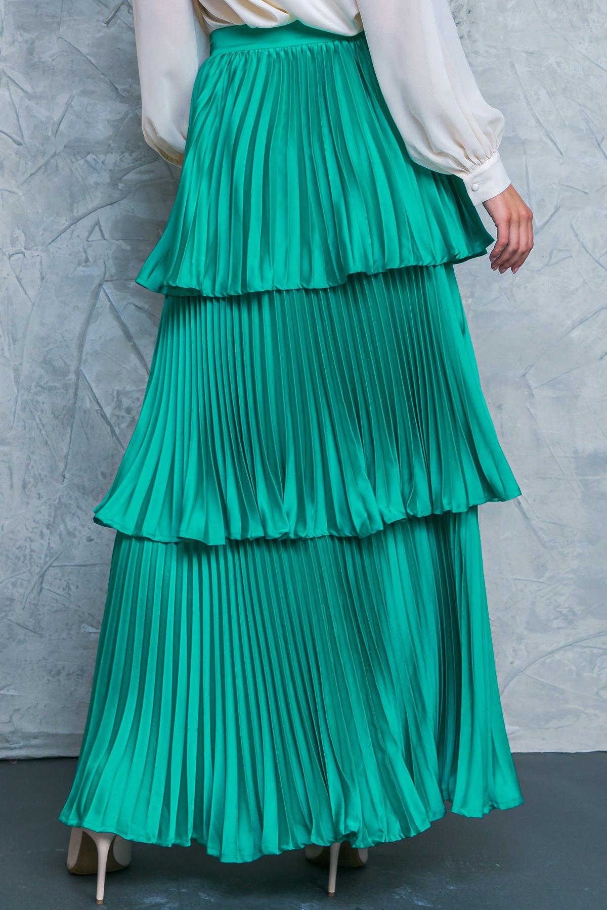 In Love With Me Woven Skirt Solid Color With Pleated Layers And Side Zipper