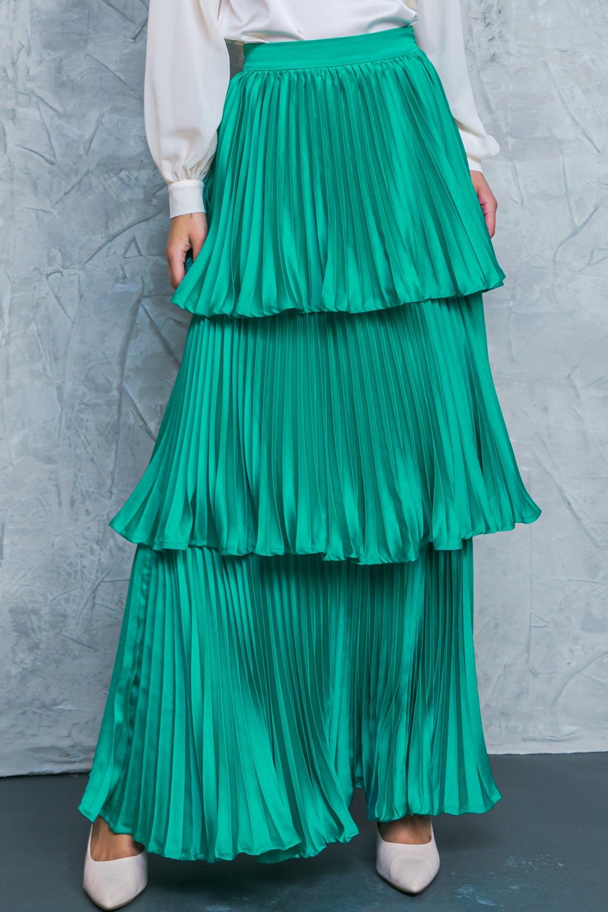 In Love With Me Woven Skirt Solid Color With Pleated Layers And Side Zipper
