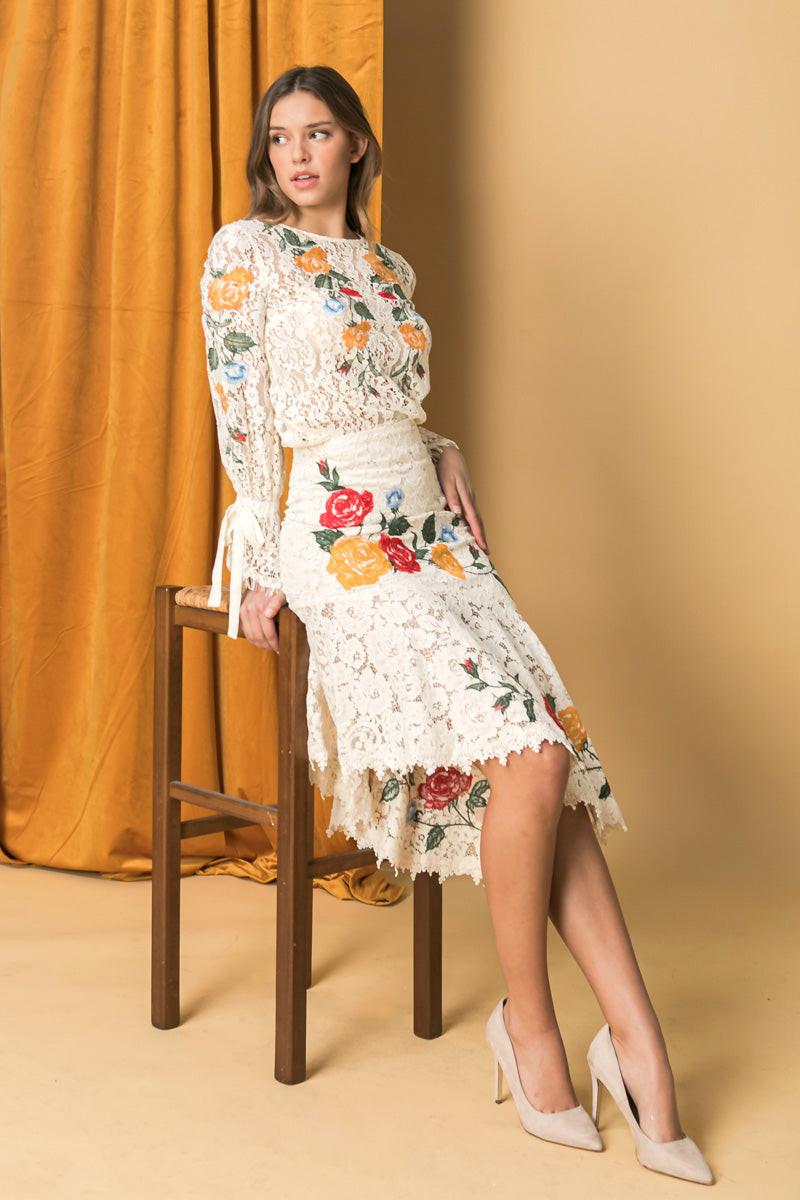 Embroidered Lace Top With Floral Embroidery For Elegant Silhouette