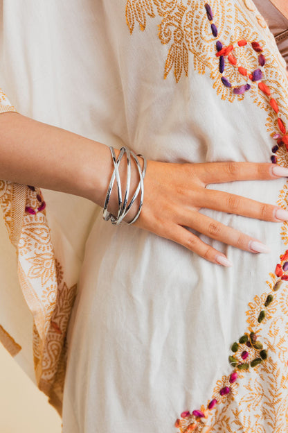 Retro Metallic Cuff Bracelet – Sleek and Stylish-Soul Flow Apparel