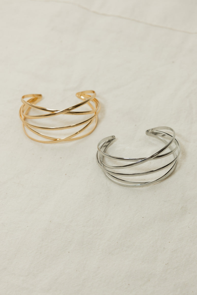 Retro Metallic Cuff Bracelet – Sleek and Stylish-Soul Flow Apparel