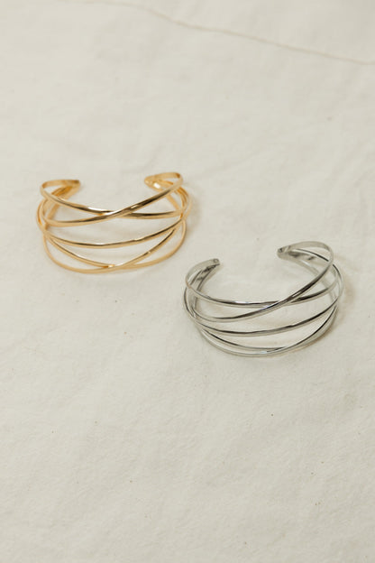 Retro Metallic Cuff Bracelet – Sleek and Stylish-Soul Flow Apparel