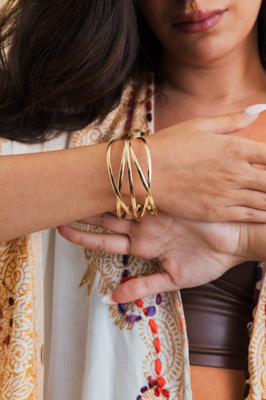 Retro Metallic Cuff Bracelet – Sleek and Stylish-Soul Flow Apparel